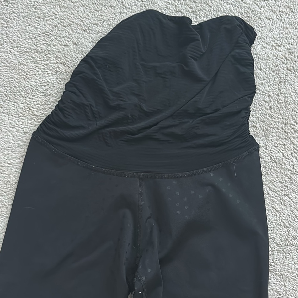 Beyond Yoga Maternity Leggings with hearts Large - Picture 2 of 7